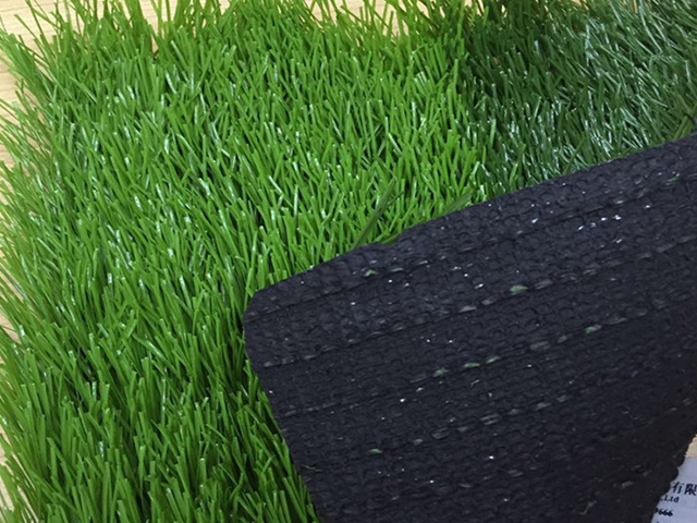 Artificial Landscaping Grass for Garden, PE Outdoor Landscaping Artificial Grass Carpet for Garden.